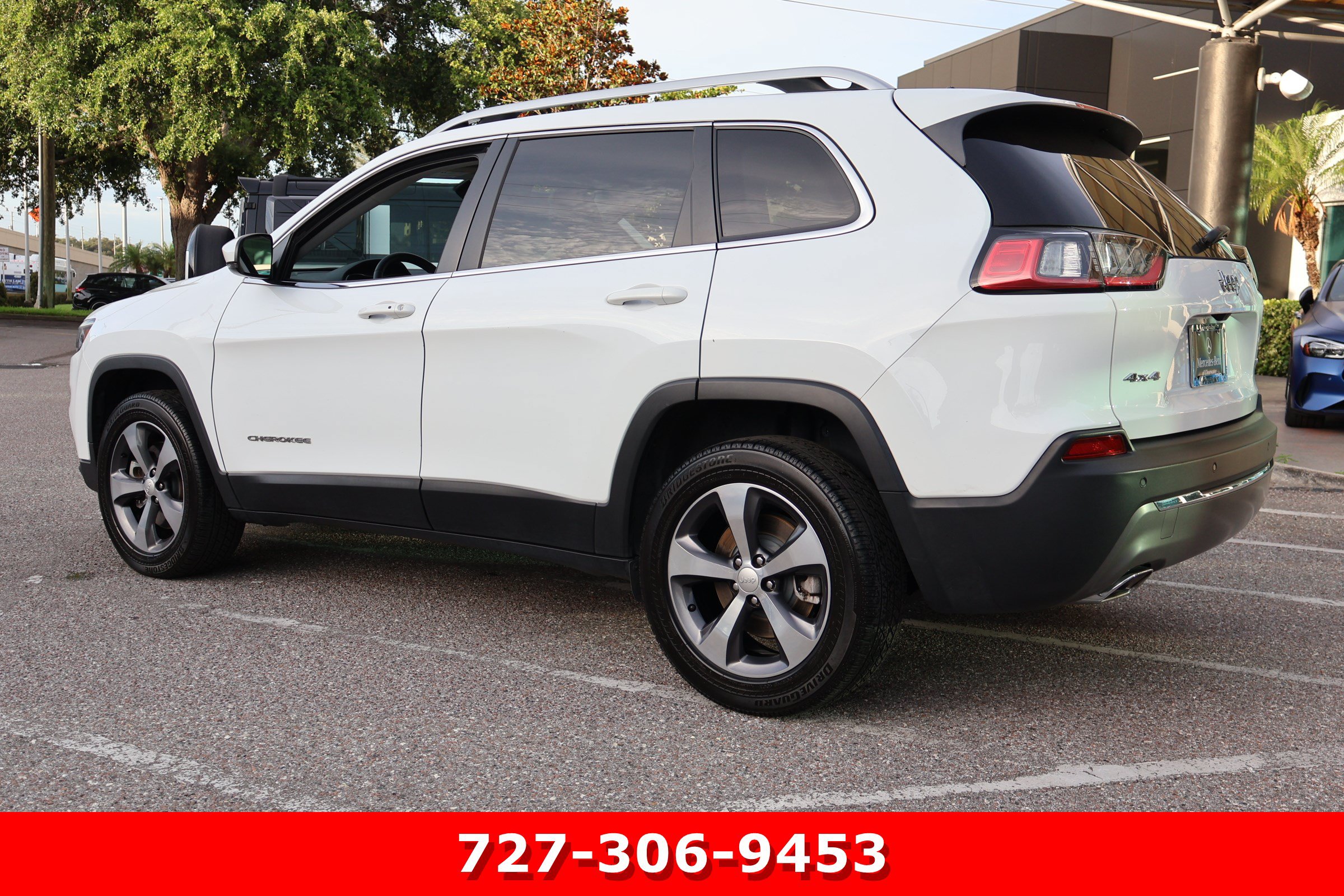 Used 2020 Jeep Cherokee Limited AWD/4WD image 6