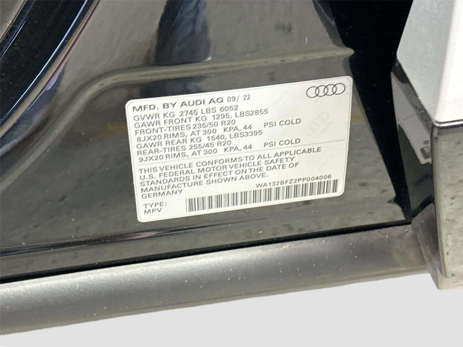 Certified 2023 Audi Q4 e-tron Premium Plus w/ Premium Plus AWD/4WD image 33