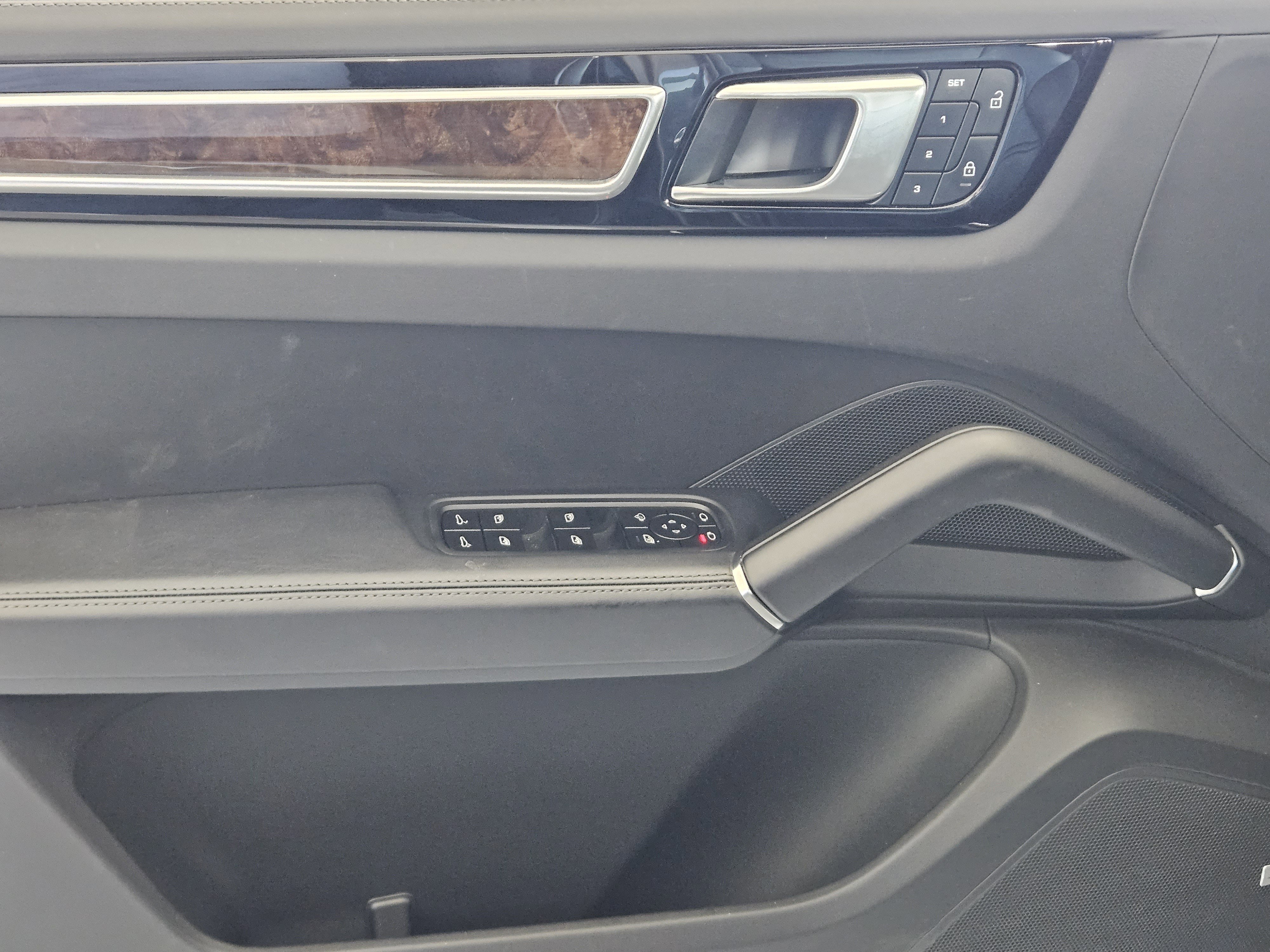 Certified 2022 Porsche Cayenne S image 22