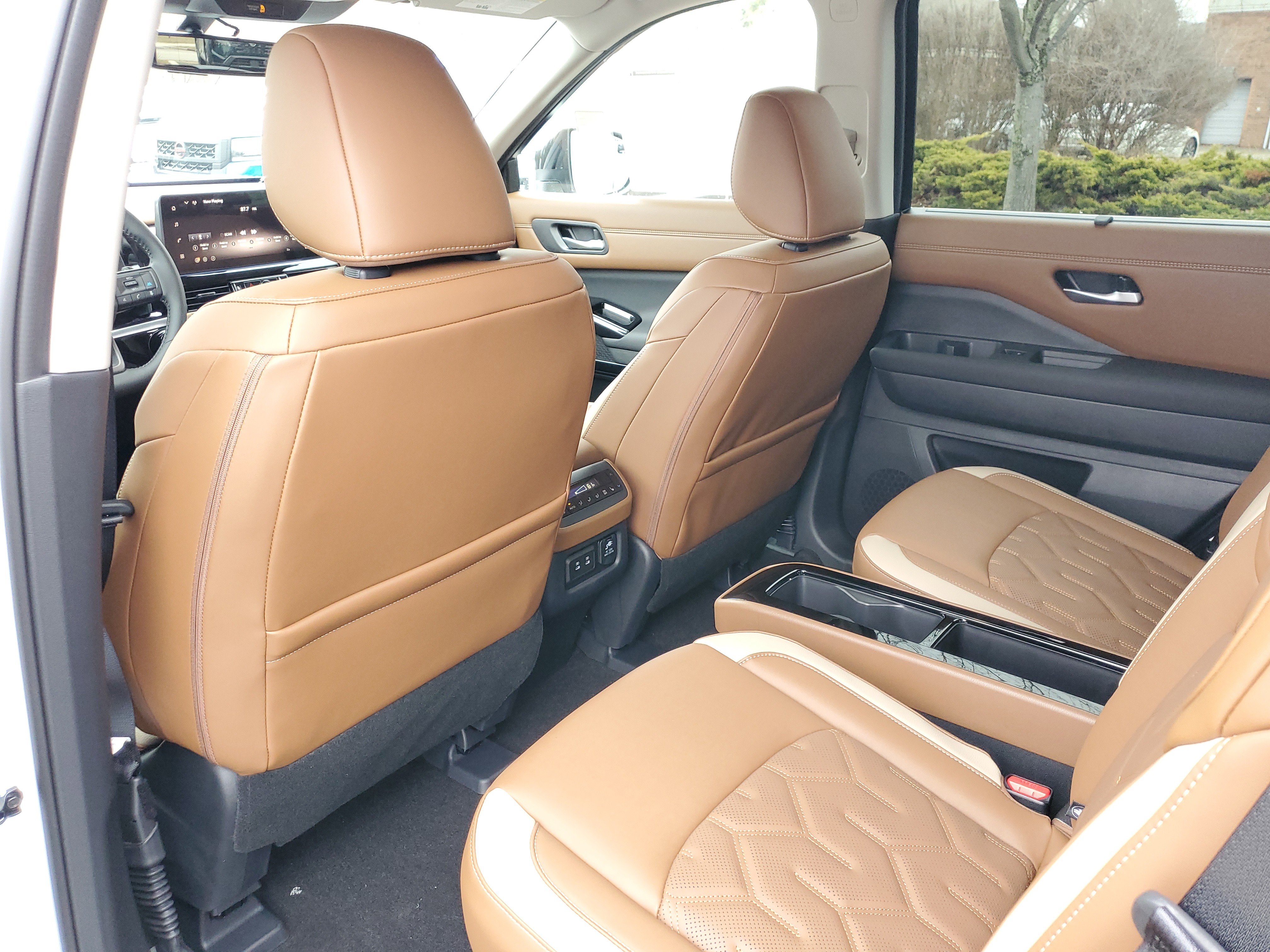 New 2026 Nissan Pathfinder Platinum image 30