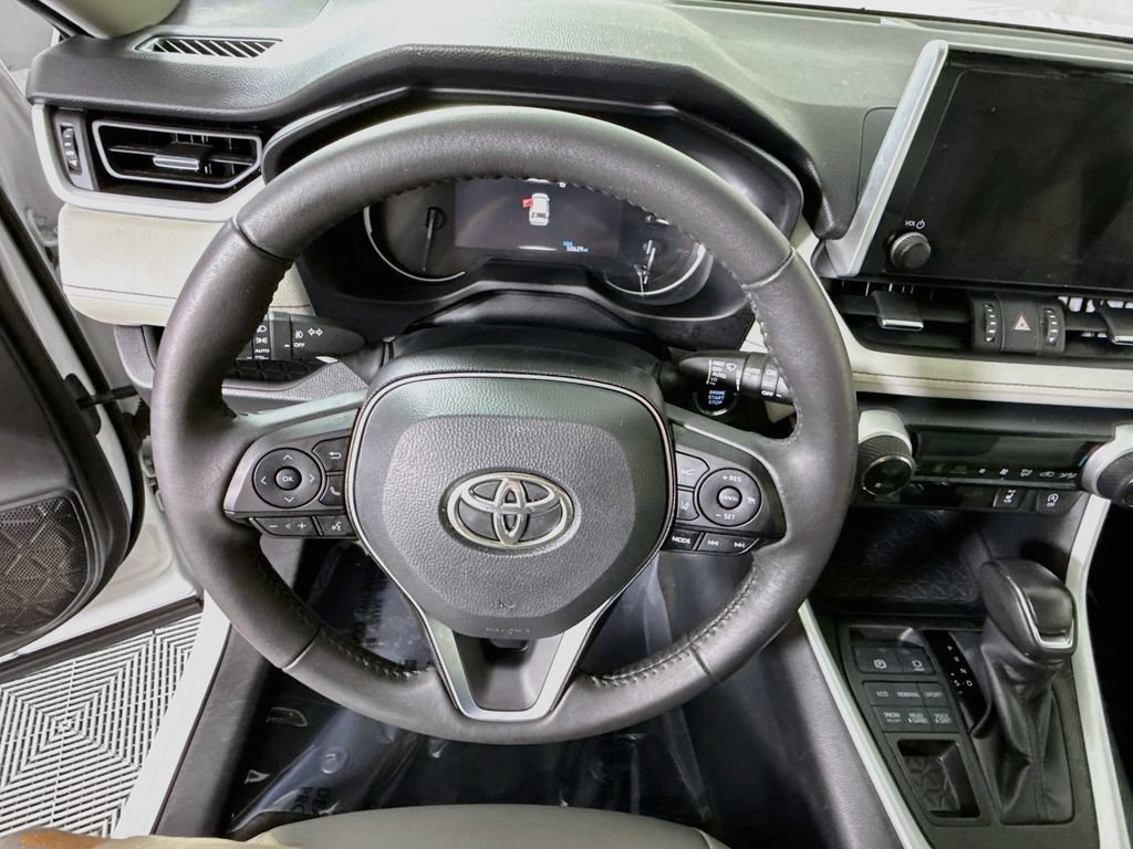 Certified 2023 Toyota RAV4 XLE Premium AWD/4WD image 21