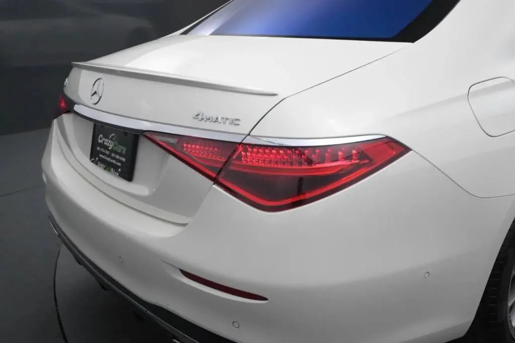 Used 2022 Mercedes-Benz S 580 4MATIC Sedan w/ AMG Line Package image 16
