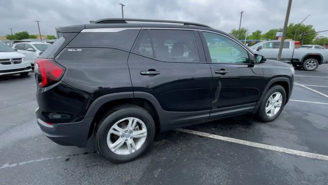 Used 2022 GMC Terrain SLE w/ Driver Convenience Package AWD/4WD image 2