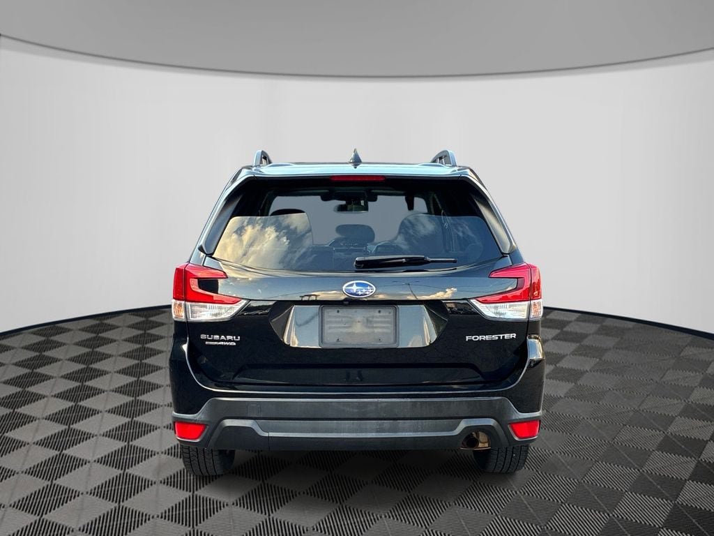 Used 2021 Subaru Forester Premium AWD/4WD image 7