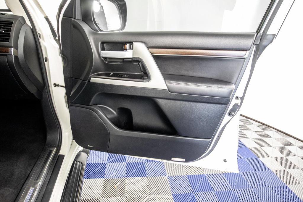 Used 2019 Toyota Land Cruiser AWD/4WD image 17