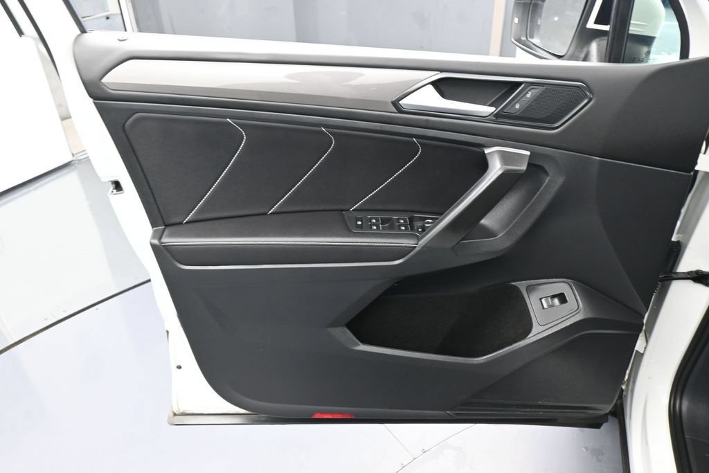 Used 2023 Volkswagen Tiguan SE FWD image 13