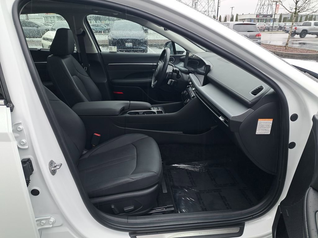 Used 2025 Hyundai Sonata Limited image 18