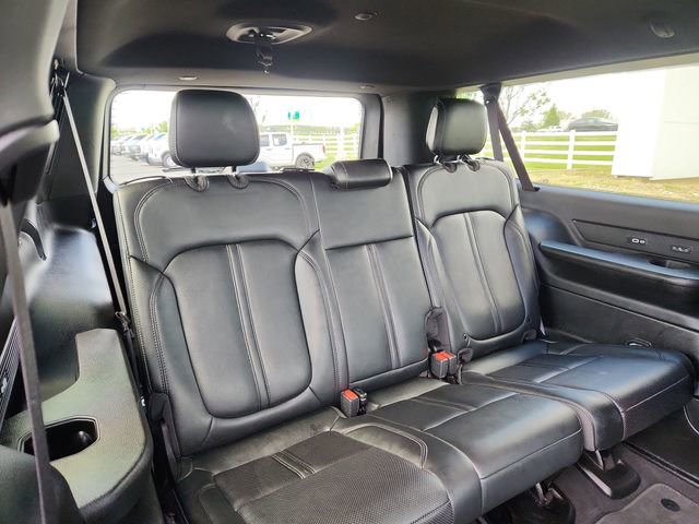 Used 2023 Jeep Wagoneer L Series II image 30