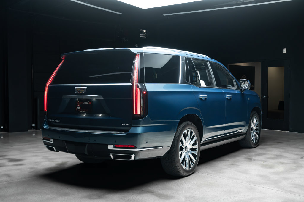 Used 2025 Cadillac Escalade Premium Luxury Platinum AWD/4WD image 12