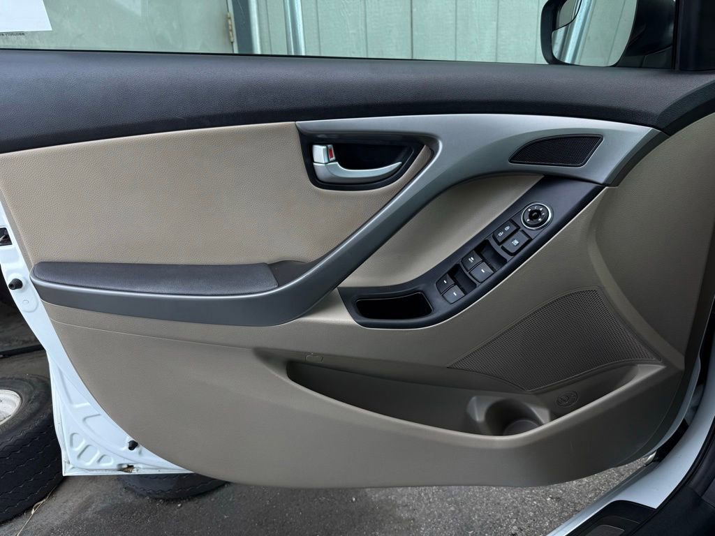 Used 2016 Hyundai Elantra Limited FWD image 18