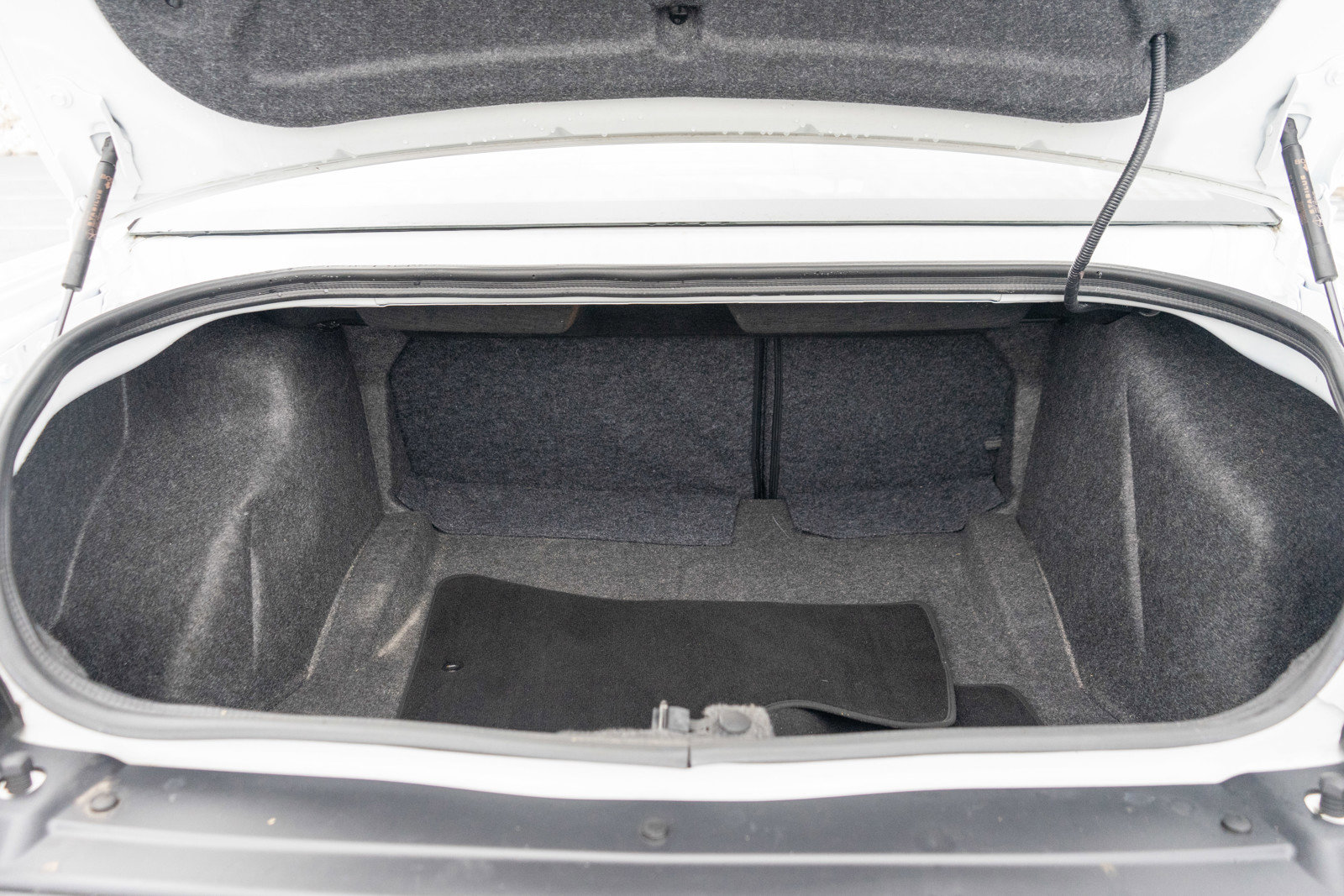 Used 2023 Dodge Challenger GT w/ Plus Package image 9