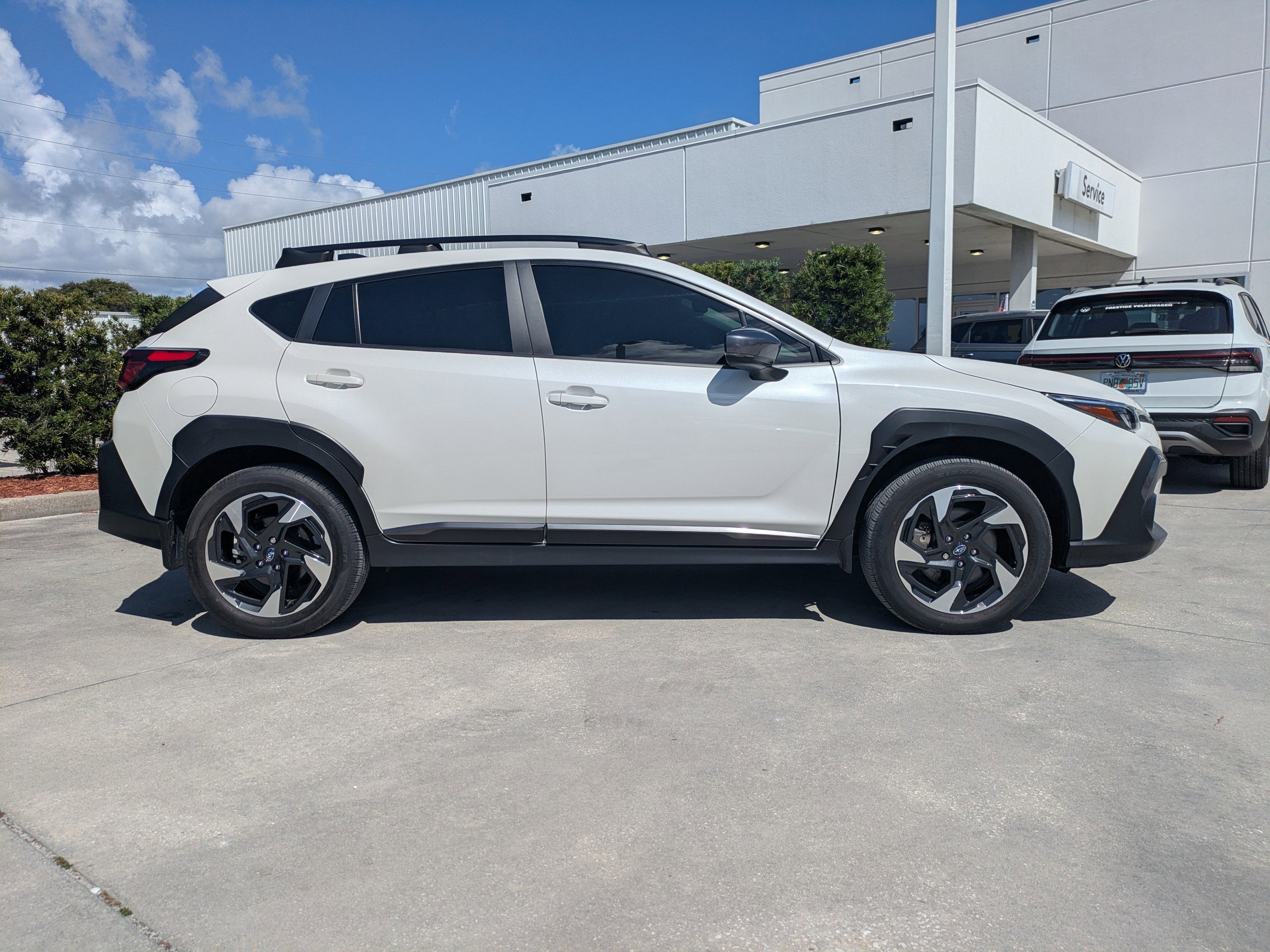 Used 2024 Subaru Crosstrek 2.5i Limited w/ Crosstrek Mirror Package AWD/4WD image 3