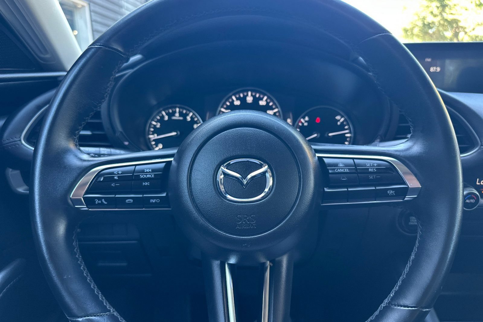 Certified 2025 MAZDA MAZDA3 s FWD image 24
