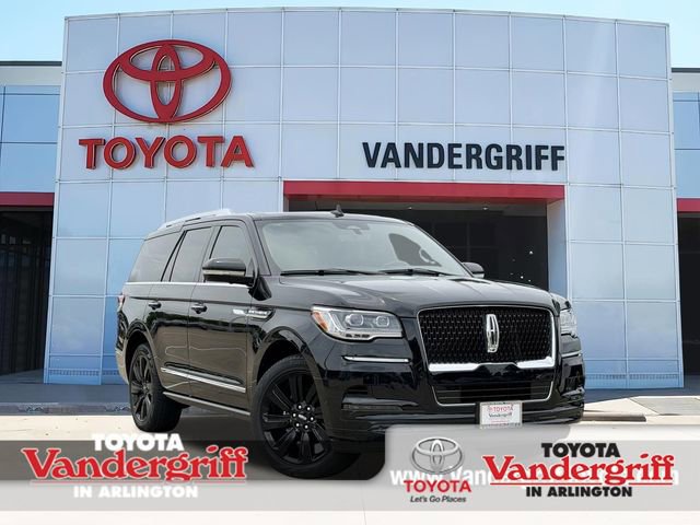 Used 2024 Lincoln Navigator Reserve AWD/4WD image 1