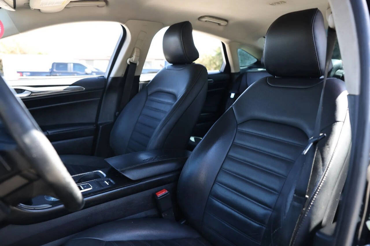 Used 2018 Ford Fusion SE w/ Fusion SE Technology Package image 33