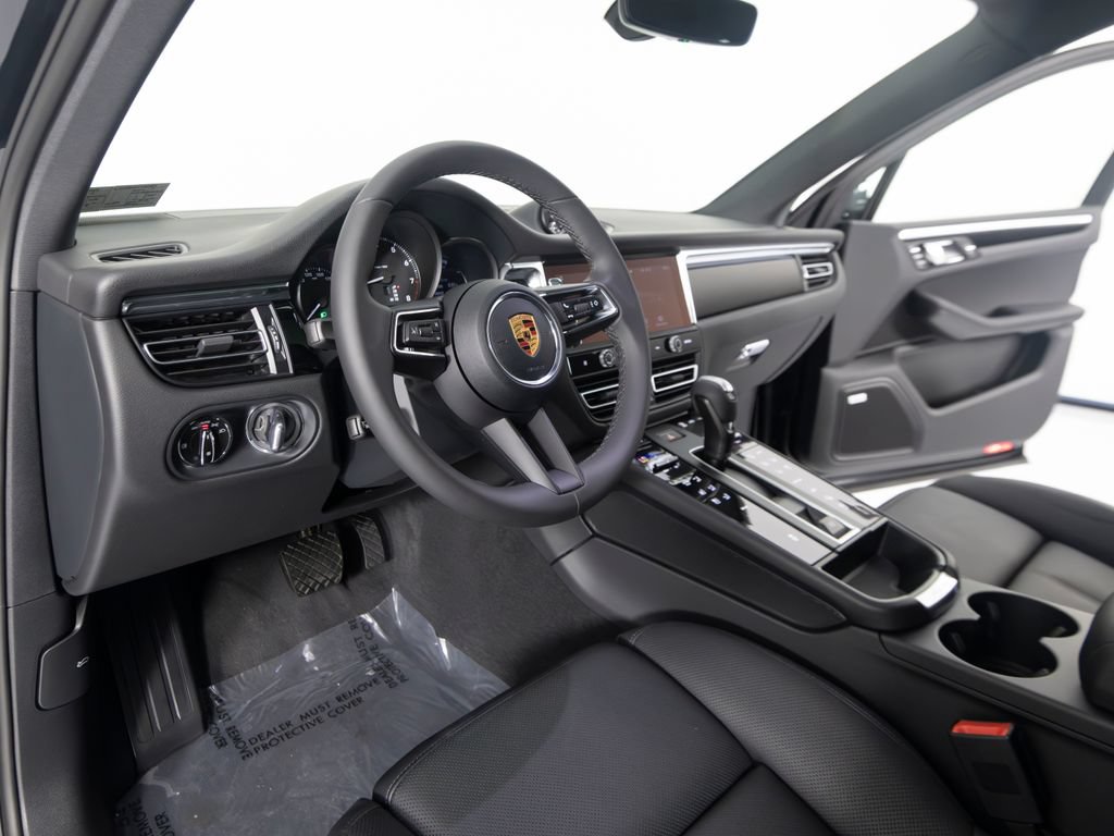New 2026 Porsche Macan AWD/4WD image 16