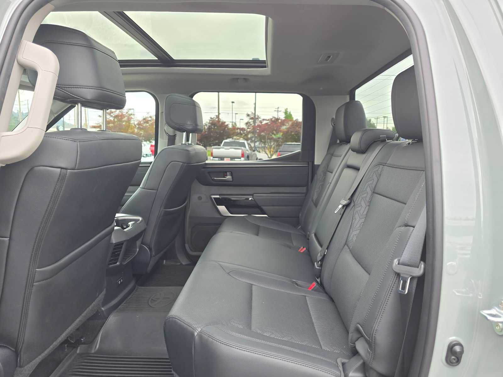 Used 2024 Toyota Tundra Limited AWD/4WD image 18