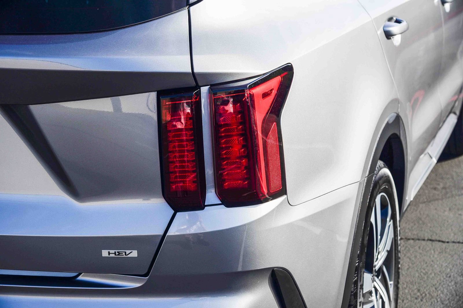 Used 2024 Kia Sorento EX w/ Panoramic Sunroof Package image 7