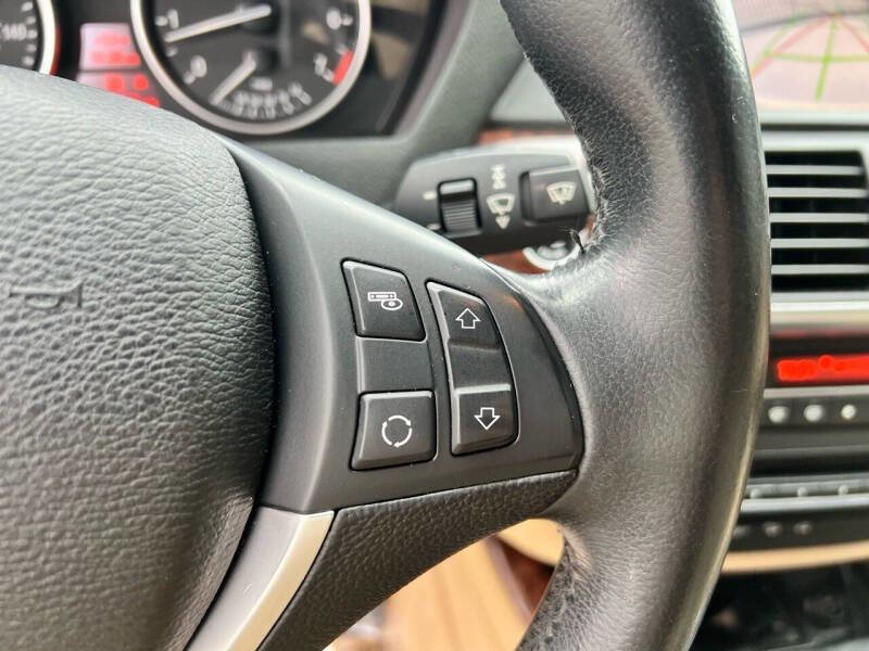 Used 2011 BMW X5 xDrive50i image 16