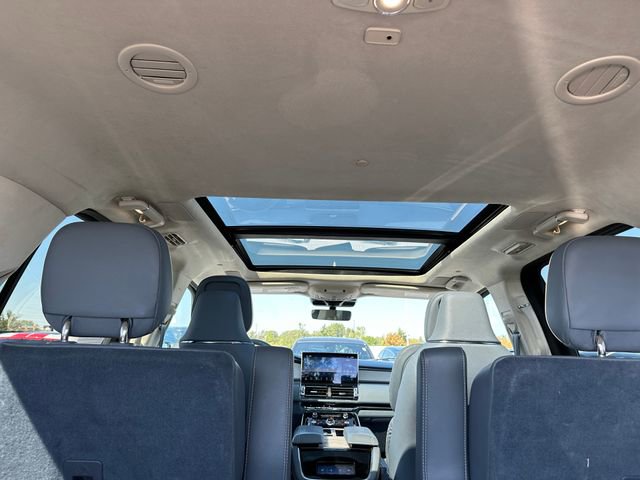 Used 2022 Lincoln Navigator Black Label image 13