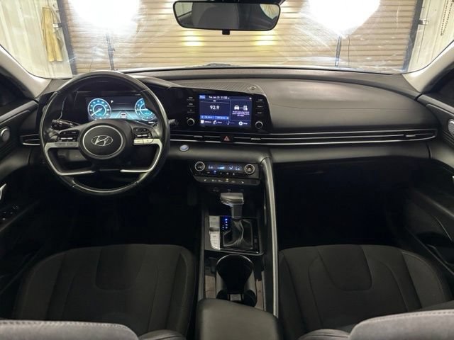 Used 2021 Hyundai Elantra SEL w/ Convenience + Premium Package FWD image 14