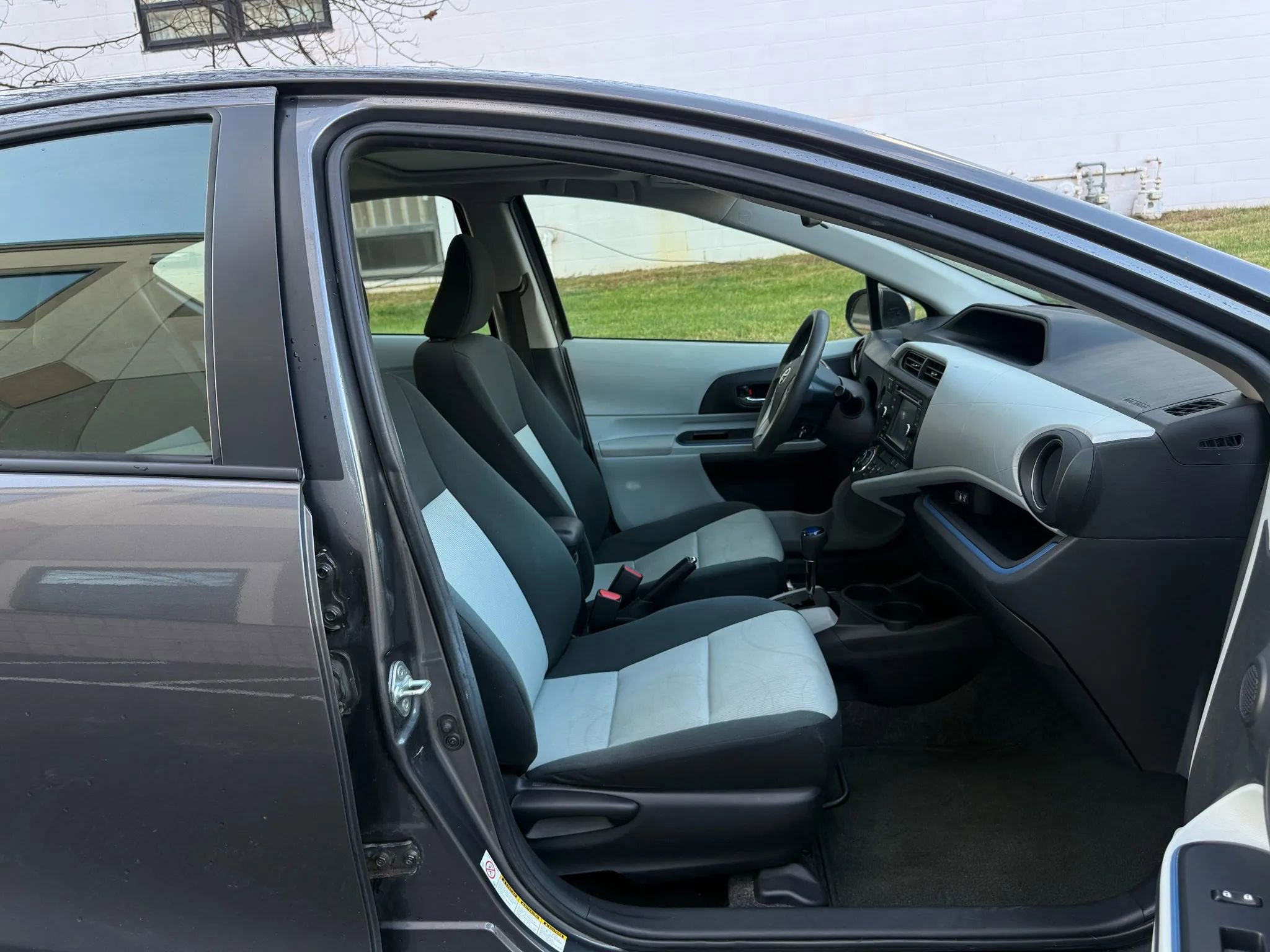 Used 2012 Toyota Prius C One image 18