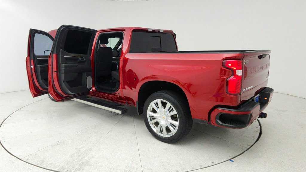 Certified 2024 Chevrolet Silverado 1500 High Country w/ High Country Premium Package AWD/4WD image 11
