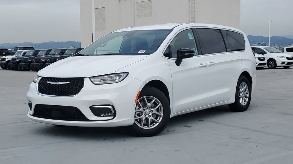 New 2026 Chrysler Pacifica Select image 31