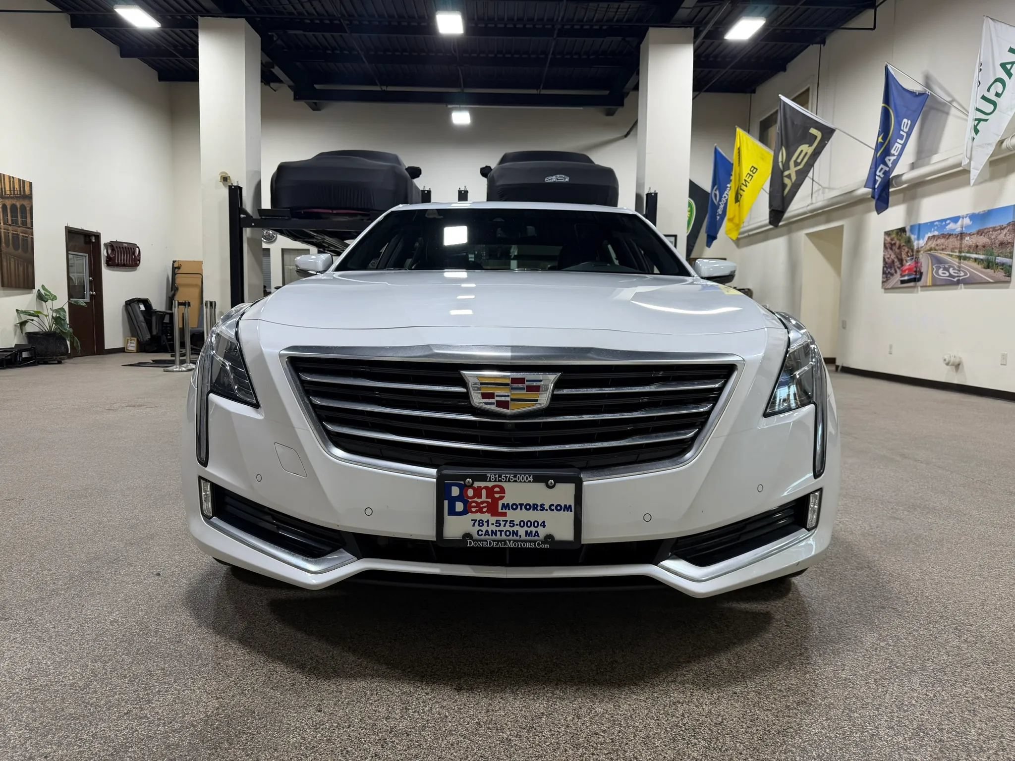 Used 2018 Cadillac CT6 Luxury AWD/4WD image 2