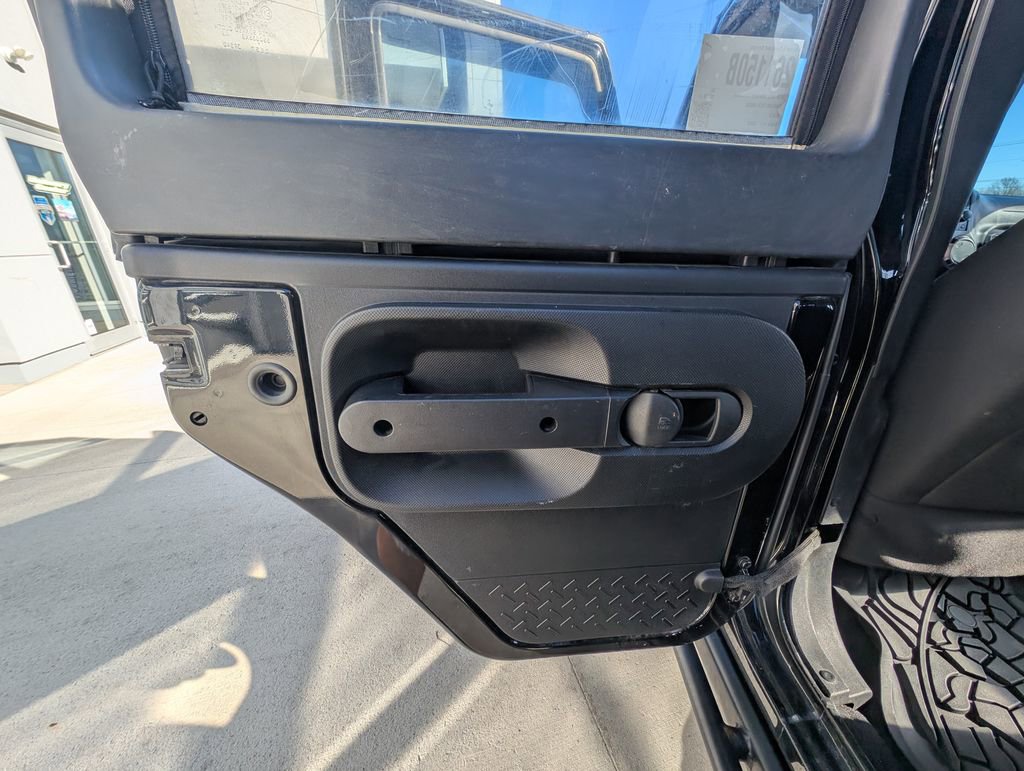 Used 2016 Jeep Wrangler Unlimited Sport image 27