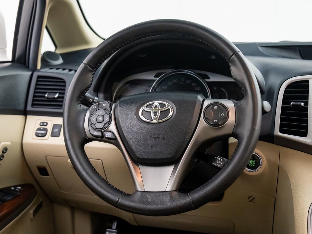 Used 2013 Toyota Venza XLE image 10