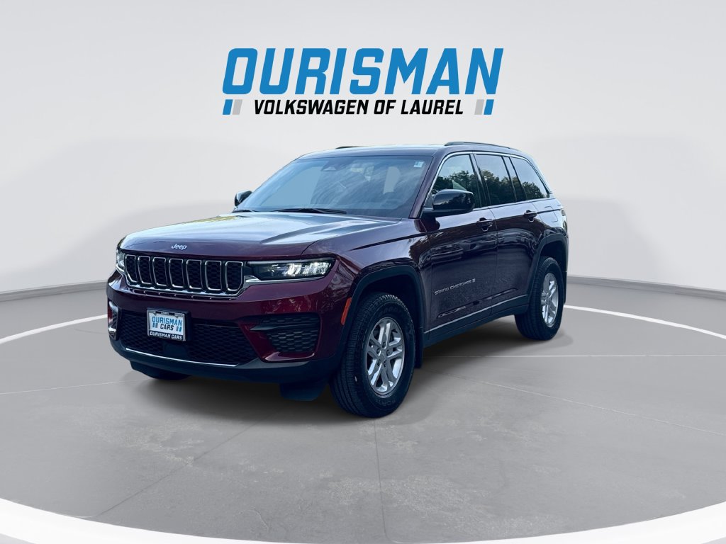 Used 2025 Jeep Grand Cherokee Laredo w/ MOPAR Finishing Package AWD/4WD image 4