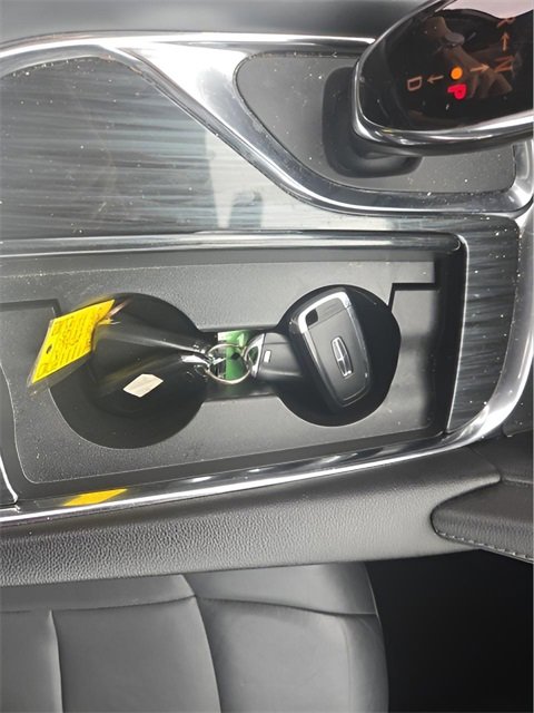 Used 2018 Buick Enclave Essence image 19