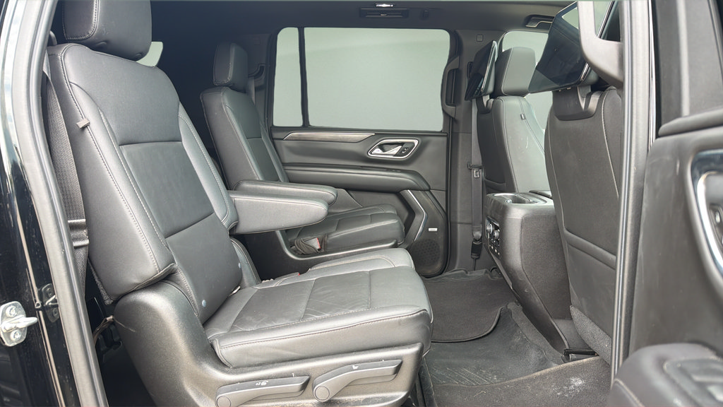 Used 2021 Chevrolet Suburban LT w/ LT Signature Package AWD/4WD image 19