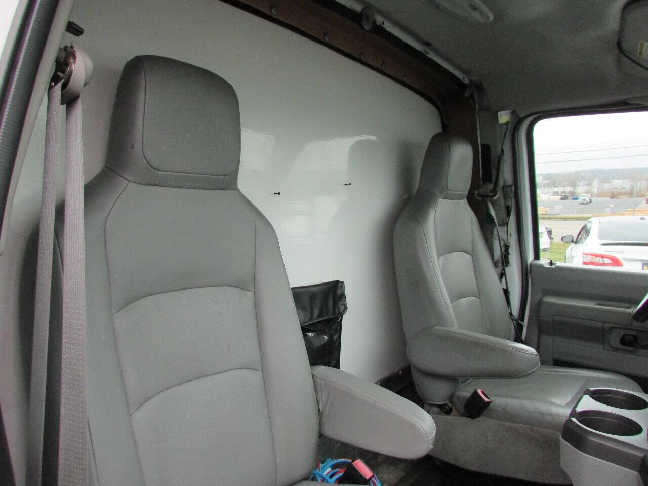 Used 2012 Ford E-450 and Econoline 450 Super Duty w/ PWR Locks & Windows Group image 18