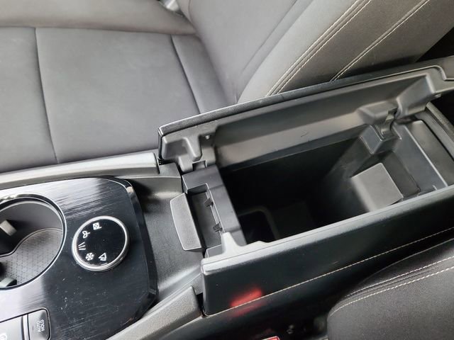 Used 2023 Nissan Rogue S image 40