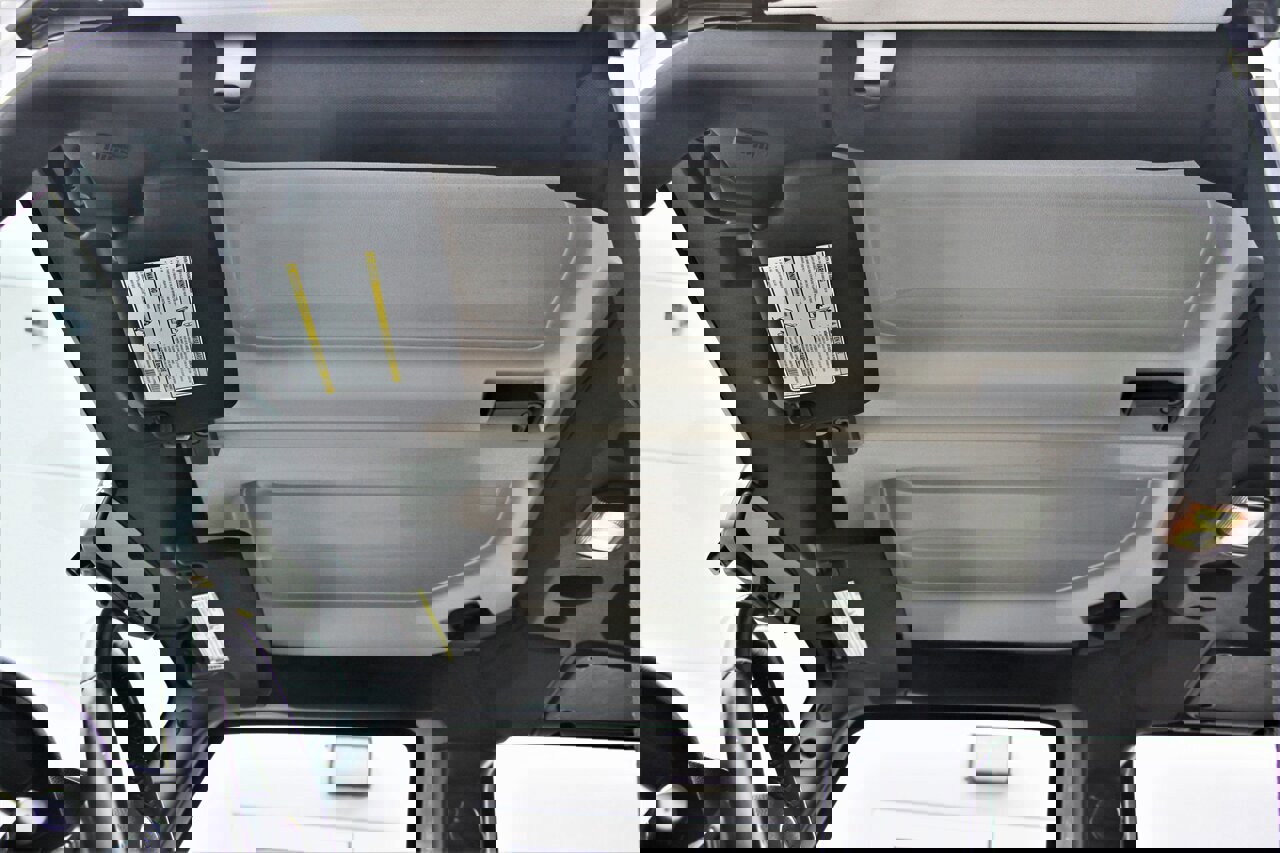 Used 2018 Jeep Wrangler Unlimited Sahara w/ Connectivity Group image 22