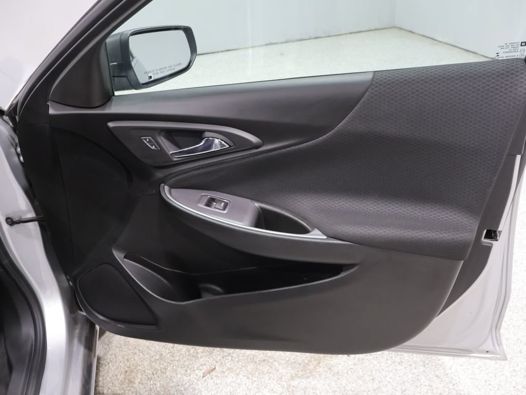 Used 2021 Chevrolet Malibu LS FWD image 22