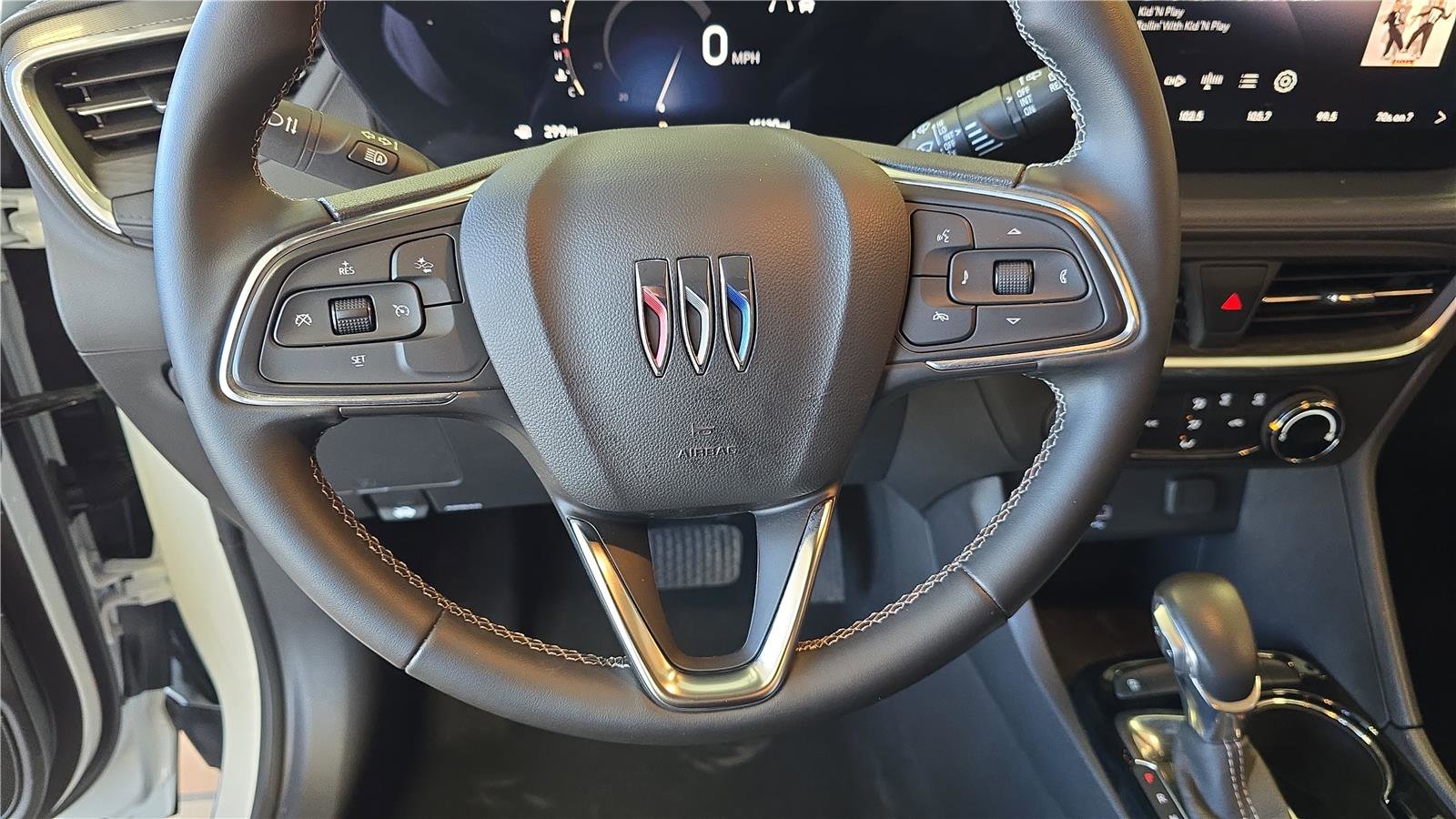 Used 2024 Buick Encore GX Preferred image 25