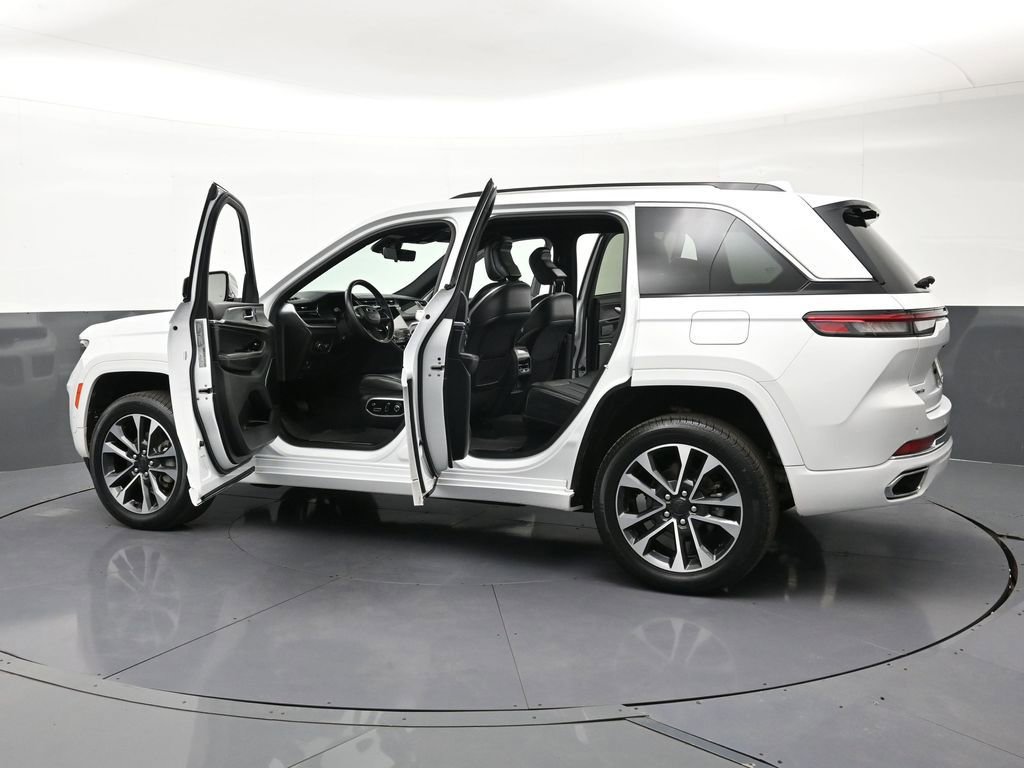 Used 2022 Jeep Grand Cherokee Overland w/ Adv Protech Group III image 36