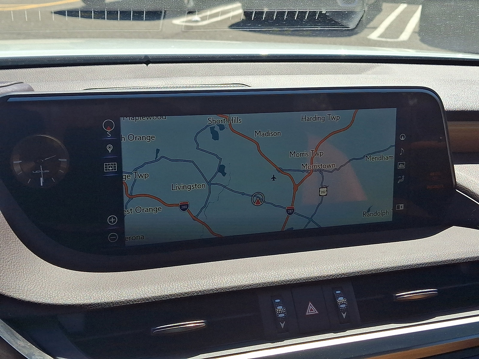Used 2019 Lexus ES 300h w/ Luxury Package image 17