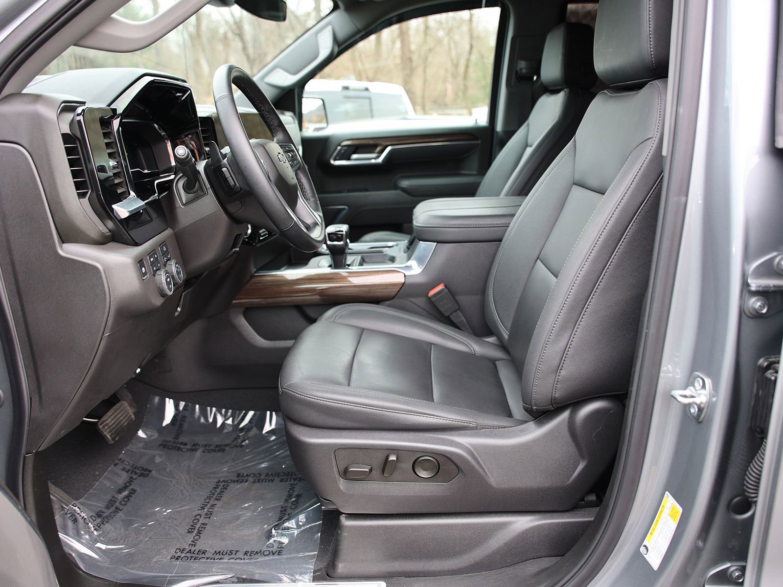 Used 2025 Chevrolet Silverado 1500 LT Trail Boss w/ Convenience Package II image 23