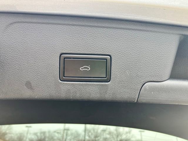 Used 2020 Volkswagen Atlas Cross Sport SEL image 10