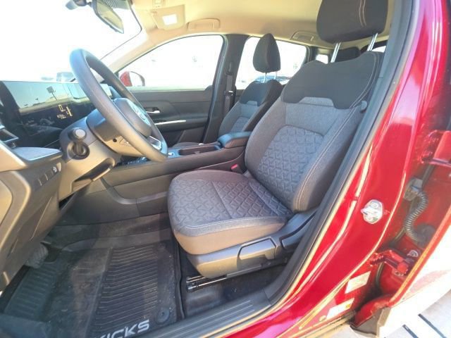 Used 2025 Nissan Kicks SV image 14