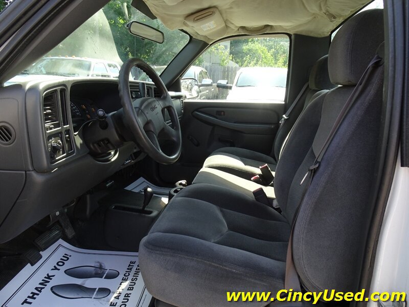 Used 2005 GMC Sierra 2500 W/T w/ Snow Plow Prep Package AWD/4WD image 10