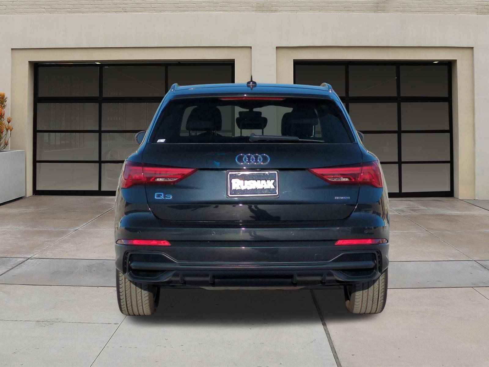 Used 2020 Audi Q3 2.0T Premium w/ Convenience Package AWD/4WD image 5