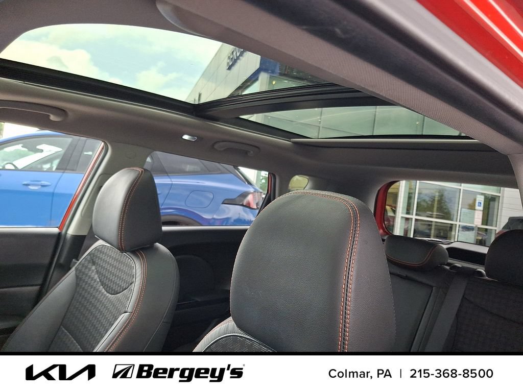 Used 2017 Kia Soul ! w/ Tech Package FWD image 16