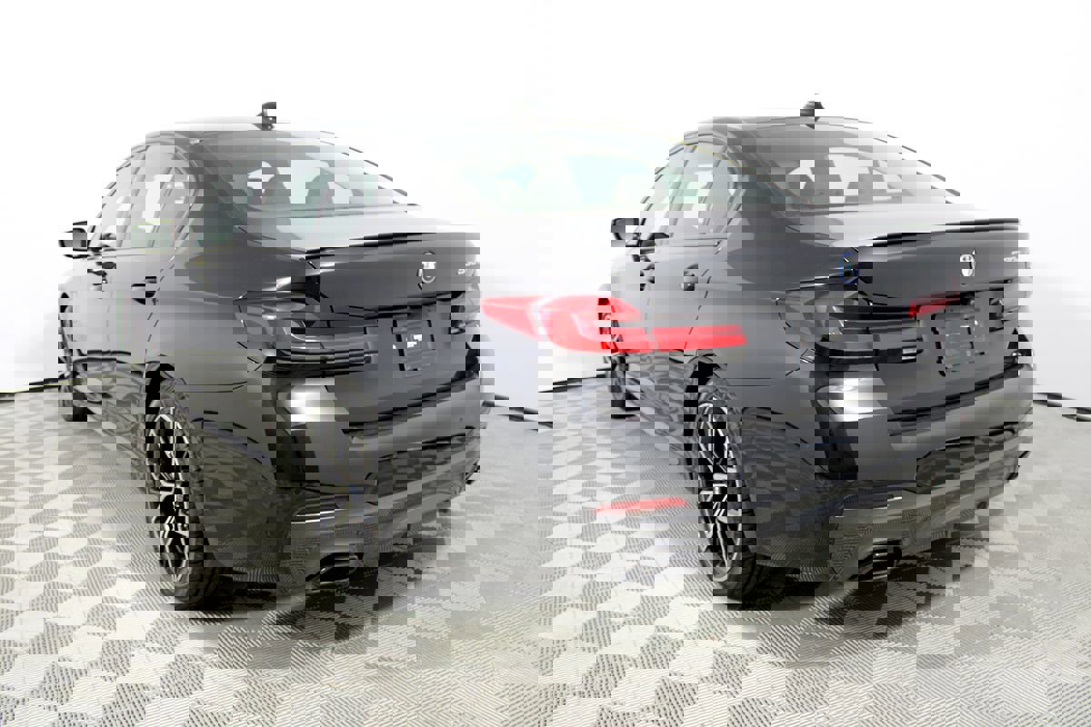 Used 2023 BMW 530e 530e w/ M Sport Package image 43