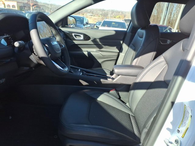 New 2026 Jeep Compass Latitude image 7