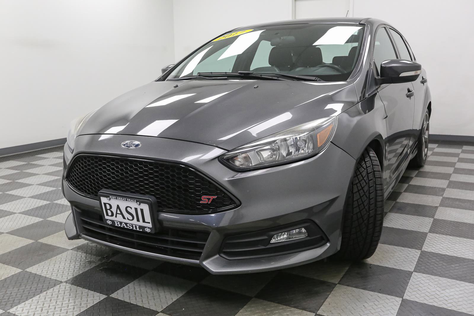 Used 2017 Ford Focus ST image 4